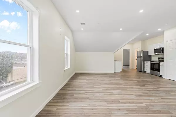 20 Graham St #4, Gardner, MA 01440