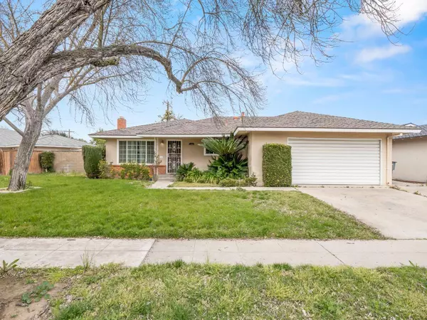 3465 E Lansing WAY, Fresno, CA 93726