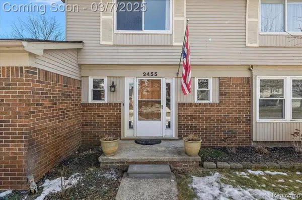 2455 BROWNING Drive, Lake Orion, MI 48360