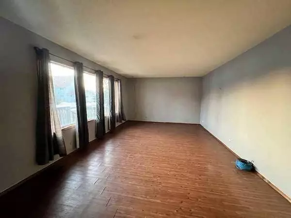 4702 51 ST, Forestburg, AB T0B 1N0