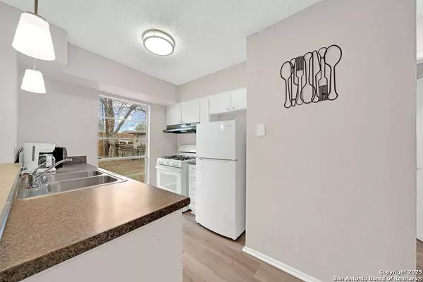 6706 RED BLF, San Antonio, TX 78218-3446