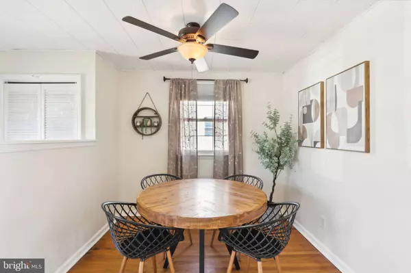 328 WALNUT AVE, Gloucester City, NJ 08030