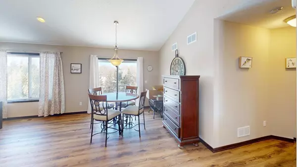 31768 Newport Curve, Lindstrom, MN 55045