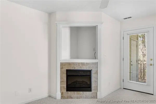 401 Meadowland CT #5, Hope Mills, NC 28348