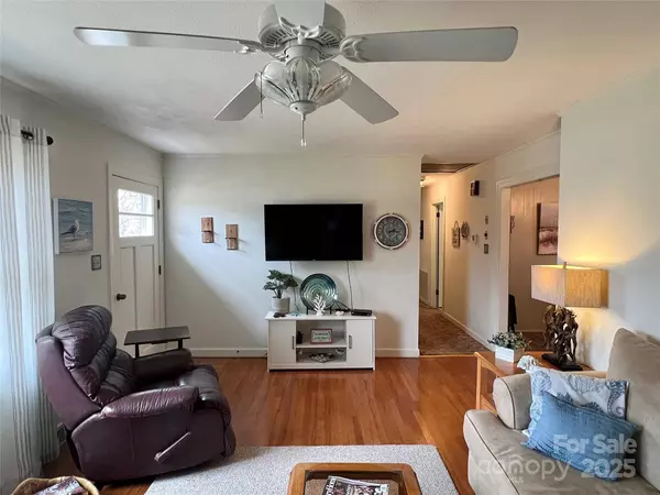 114 S Toria DR, Statesville, NC 28625