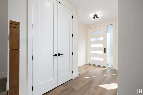 11024 129 ST NW, Edmonton, AB T5M 0Y3