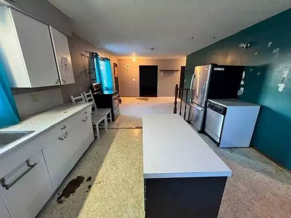 4702 51 ST, Forestburg, AB T0B 1N0