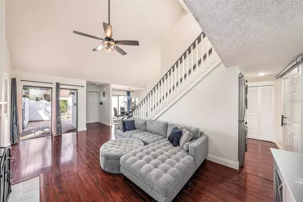 3456 HUNTERS RUN LN, Tampa, FL 33614