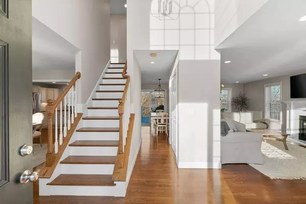 24 Autumn Gate Circle, Millbury, MA 01527