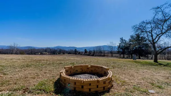 436 E POINT RD, Elkton, VA 22827