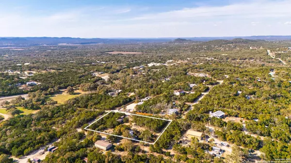 332 14th, Lakehills, TX 78063