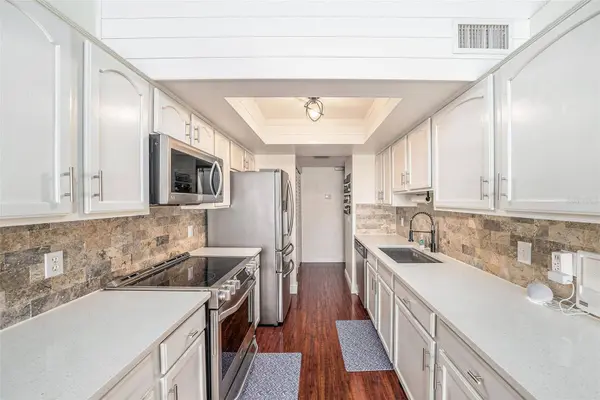 3456 HUNTERS RUN LN, Tampa, FL 33614