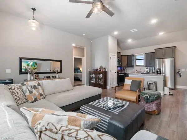 509 SW 8th CT, Cape Coral, FL 33991