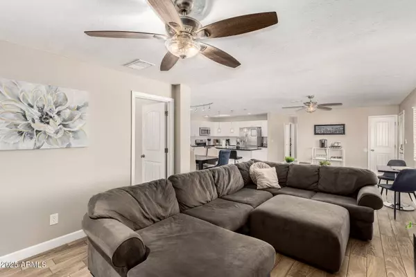 1934 E EL PARQUE Drive, Tempe, AZ 85282