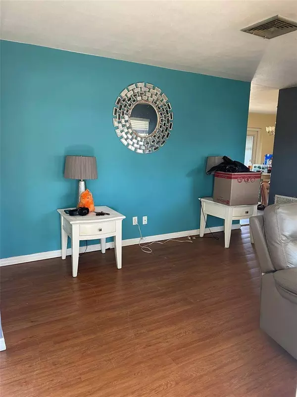 3855 43RD TER N, St Petersburg, FL 33714