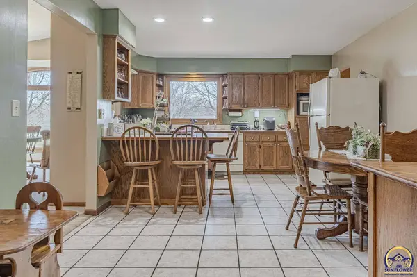 25777 Sunflower CT, Paxico, KS 66526