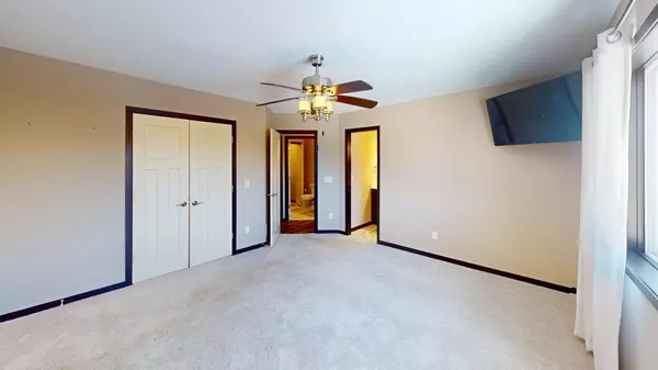 31768 Newport Curve, Lindstrom, MN 55045