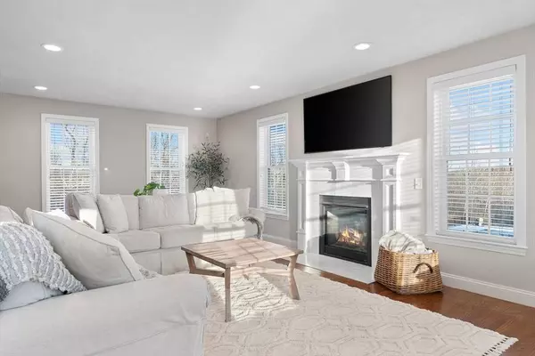 24 Autumn Gate Circle, Millbury, MA 01527