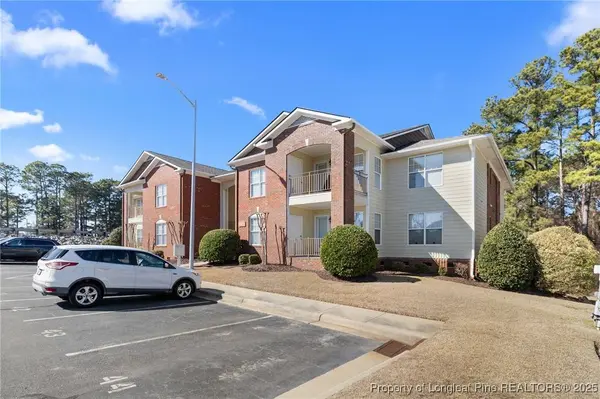 401 Meadowland CT #5, Hope Mills, NC 28348