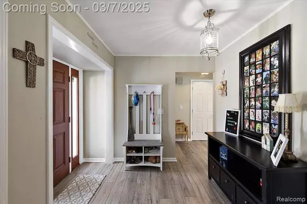 2455 BROWNING Drive, Lake Orion, MI 48360