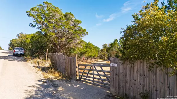 332 14th, Lakehills, TX 78063