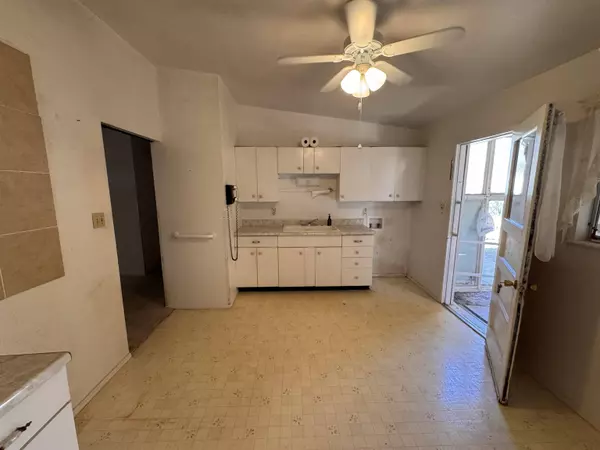 1006 Ridgecrest DR, Alamogordo, NM 88310
