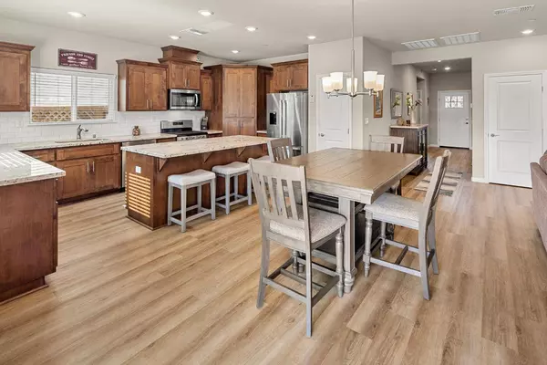 904 Avalon DR, Ione, CA 95640