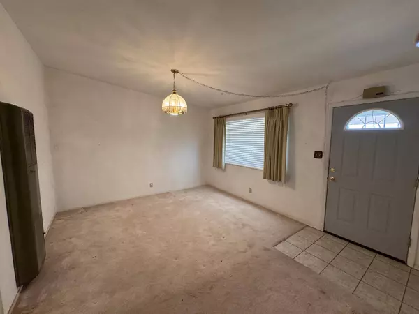 1006 Ridgecrest DR, Alamogordo, NM 88310