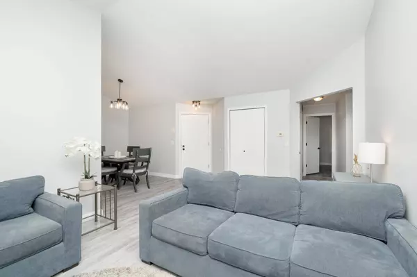 10926 Rhode Island AVE S, Bloomington, MN 55438