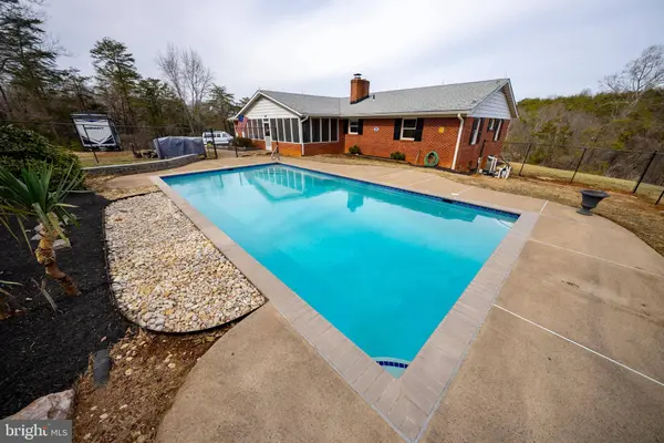 8524 LOCK LN, Warrenton, VA 20186