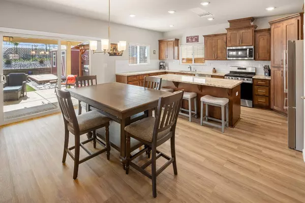 904 Avalon DR, Ione, CA 95640