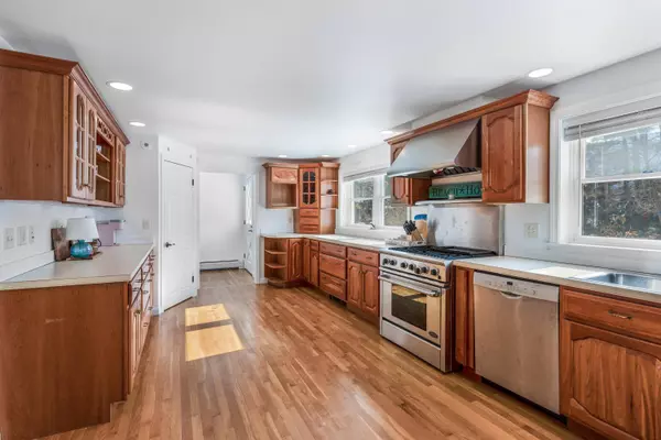 650 US Route 1, York, ME 03909