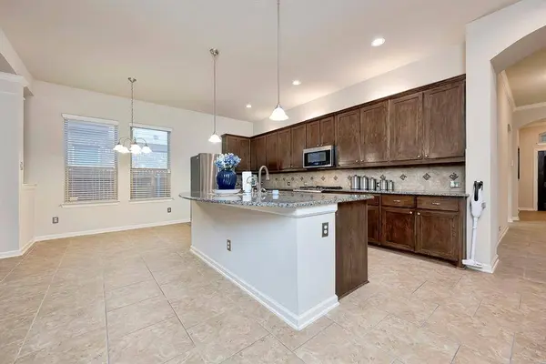 8425 Snow Goose Way, Fort Worth, TX 76118