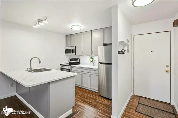 10260 Jamestown DR #A-13, Anchorage, AK 99507