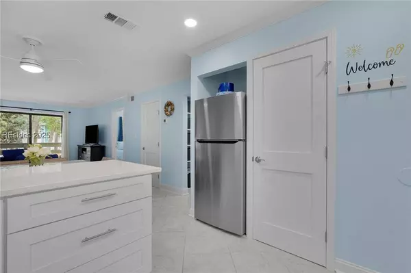 45 Folly Field RD #16F, Hilton Head Island, SC 29928