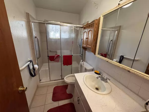 1006 Ridgecrest DR, Alamogordo, NM 88310