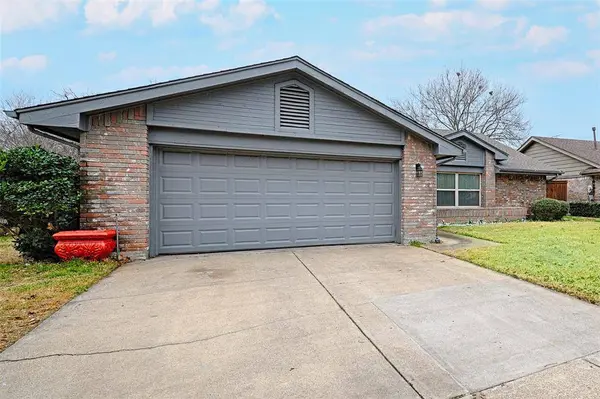 5512 Cold Springs Drive, Arlington, TX 76017