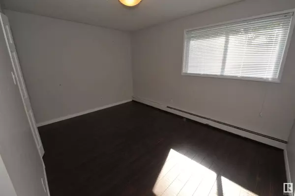 #202 10617 107 ST NW, Edmonton, AB T5H 2Y8