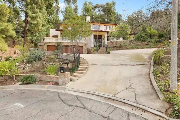 4911 Helix Hills Terrace, La Mesa, CA 91941