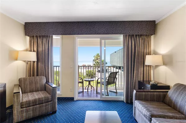 2506 N ROCKY POINT DR #242, Tampa, FL 33607