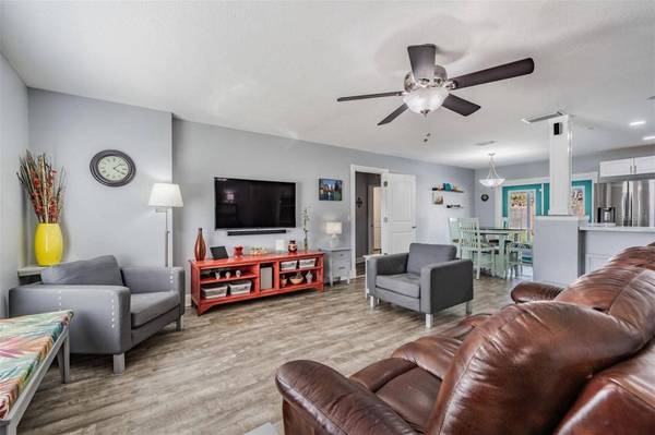 917 SILVER RIDGE WAY, Valrico, FL 33594