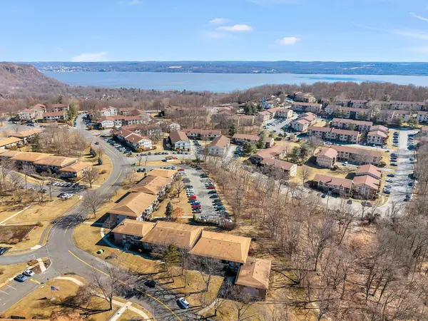 182 Sierra Vista LN, Valley Cottage, NY 10989