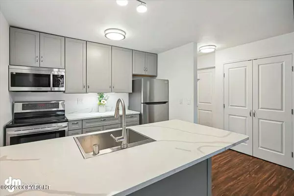 10260 Jamestown DR #A-13, Anchorage, AK 99507