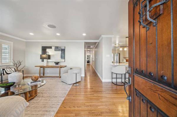 411 Azaleadell DR, Houston, TX 77018