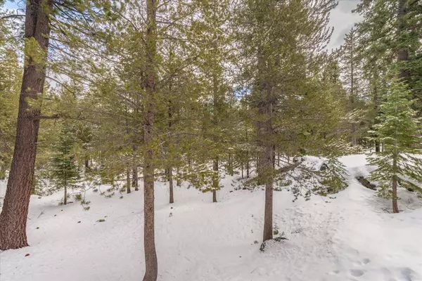 12611 Hillside Drive, Truckee, CA 96161