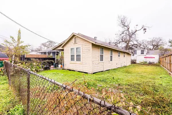 310 King Street, Houston, TX 77022