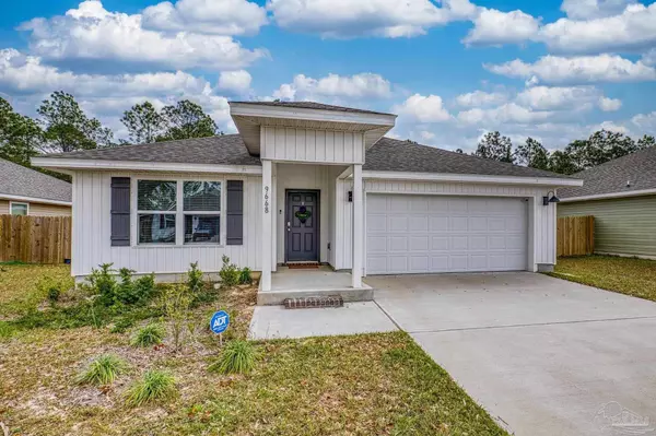 9668 Angel Oak Dr, Pensacola, FL 32526