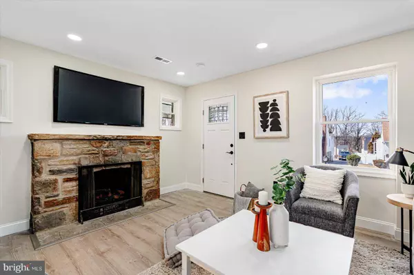 2127 SOUTHLAND RD, Baltimore, MD 21207