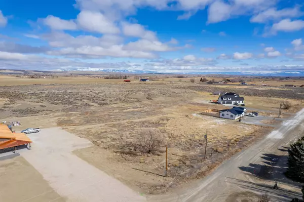 1135 Barrows Rd, Powell, WY 82435