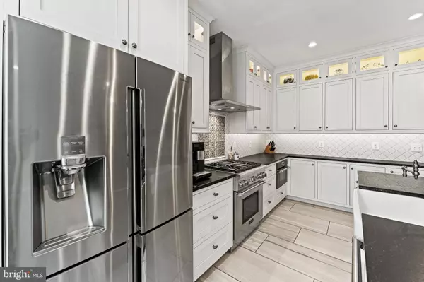 19479 PROMENADE DR, Leesburg, VA 20176